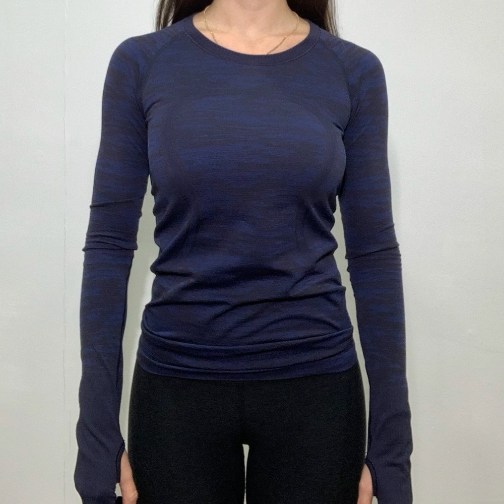 BLUE LULULEMON LONG SLEEVE TOP